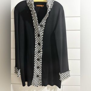 Belladini Womens Black Cardigan Size M Chunky Button Black White Trim Cozy